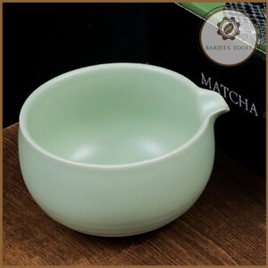 Chén sứ đánh matcha có miệng rót