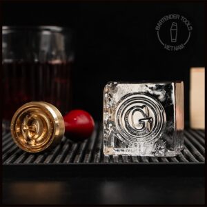 Con dấu bằng đồng ấn hoa văn trên đá băng dùng uống whisky | Ice Stamp